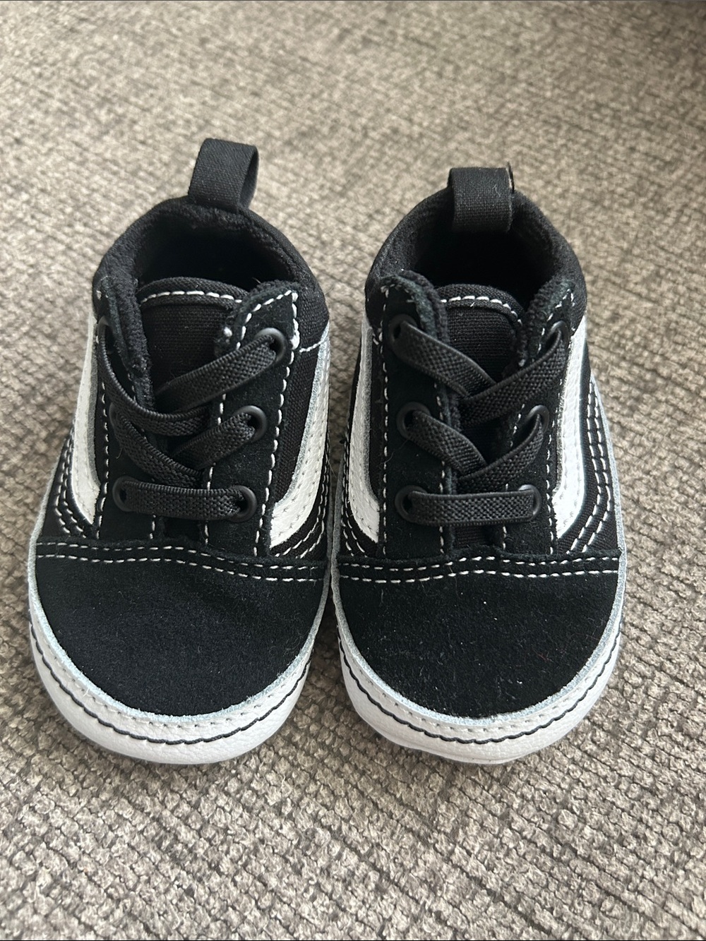 Black and White infant Vans